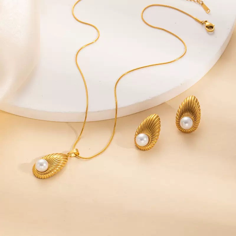 Gold plated necklace #09