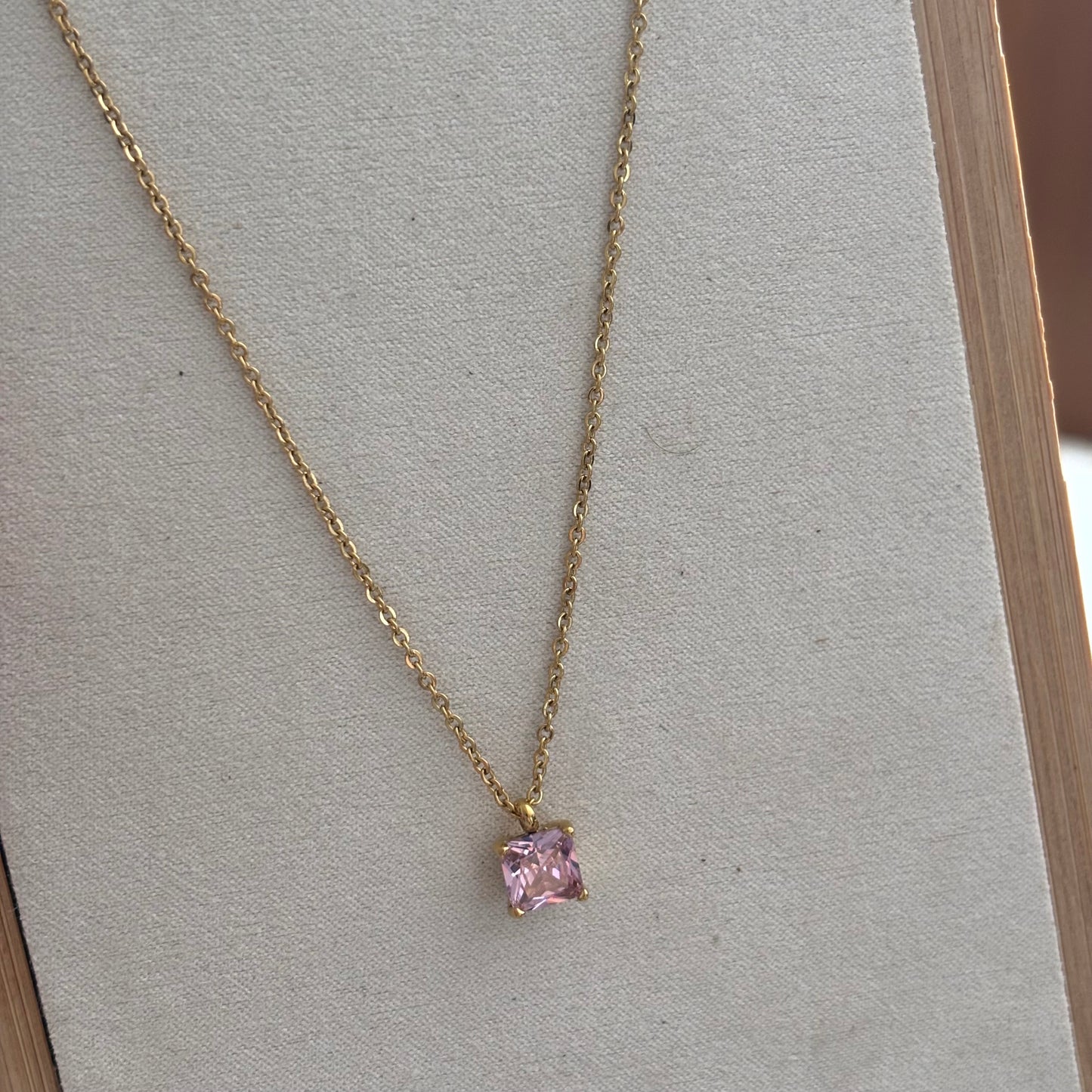 Colar banhado a ouro #28