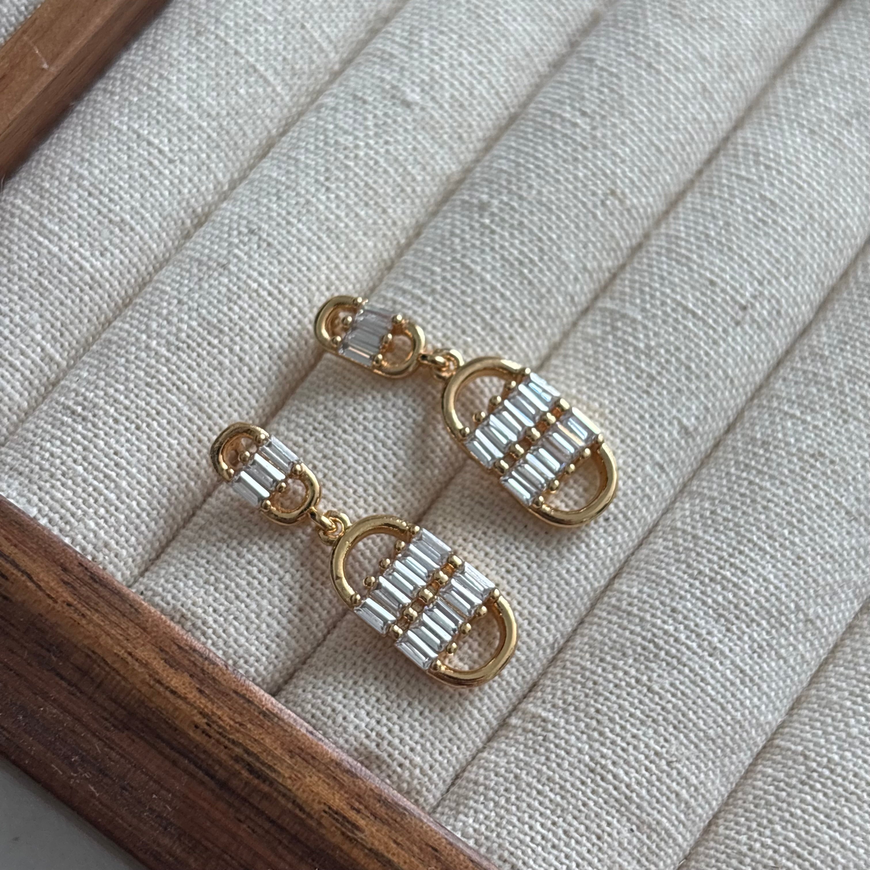 Brinco de luxo leve #49