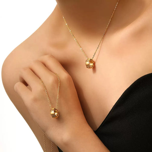 Colar banhado a ouro #38