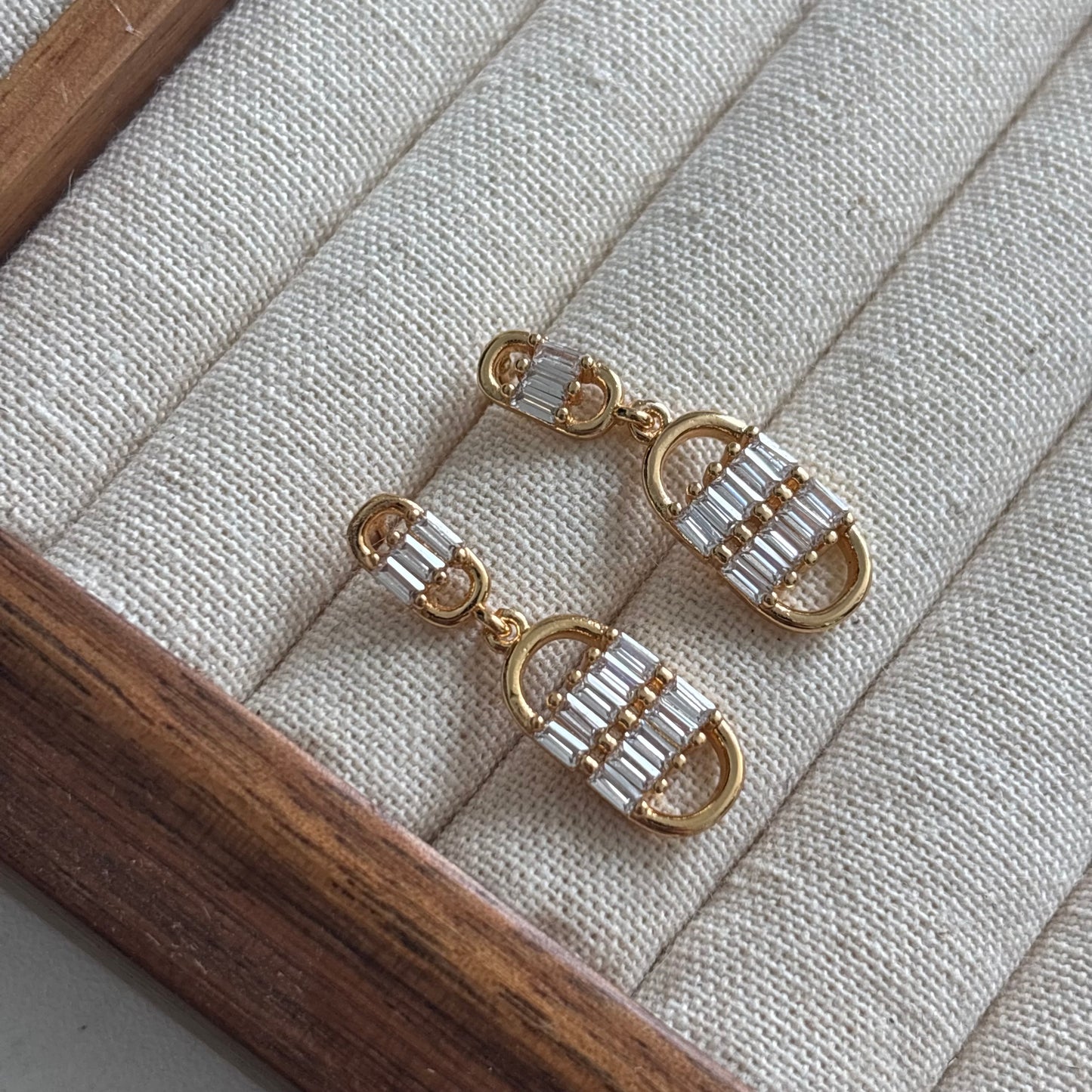 Brinco de luxo leve #49