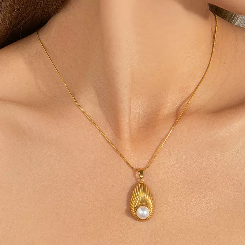 Colar banhado a ouro #09