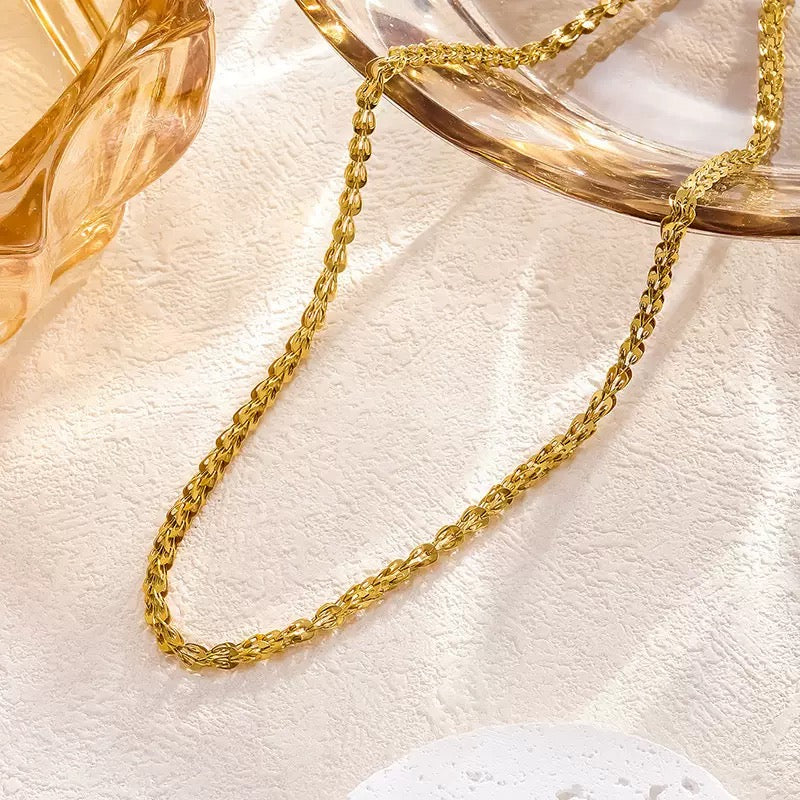 Colar banhado a ouro #37